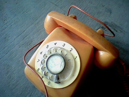 電子產(chǎn)品時(shí)代的技術(shù)基石 電子元器件的技術(shù)開(kāi)發(fā)與購(gòu)銷(xiāo)新趨勢(shì)